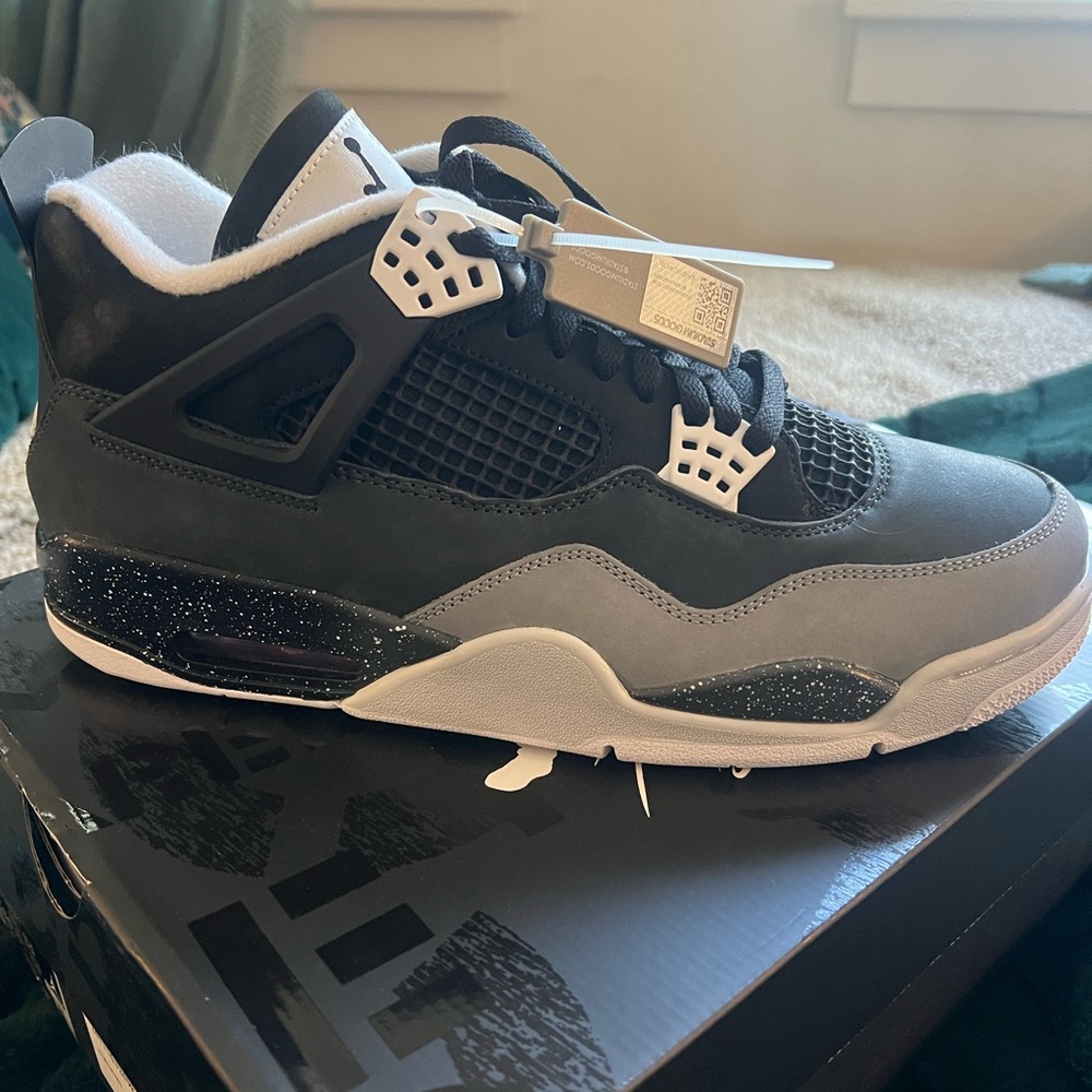 Air Jordon 4 Retro “Fear” Size: 12
